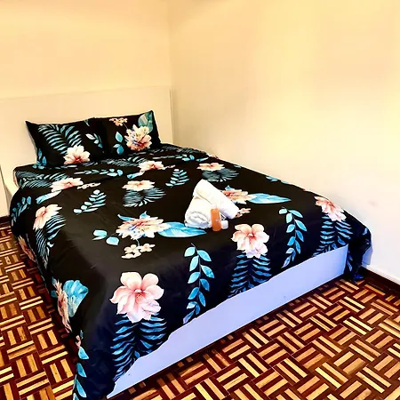 Premium Balcony View Homestay *