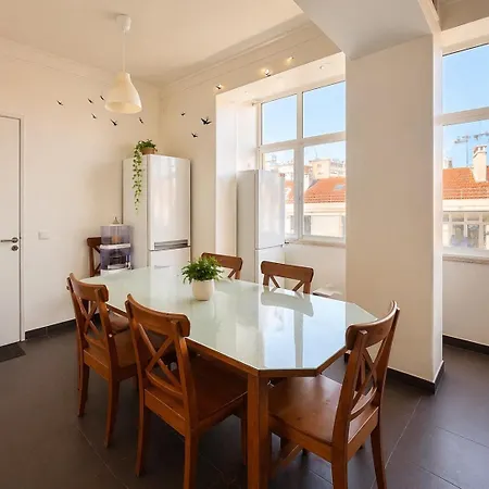 Premium Balcony View منزل للإقامة