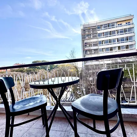 Central Lisbon Premium Balcony Room City View Rum i privatbostad *